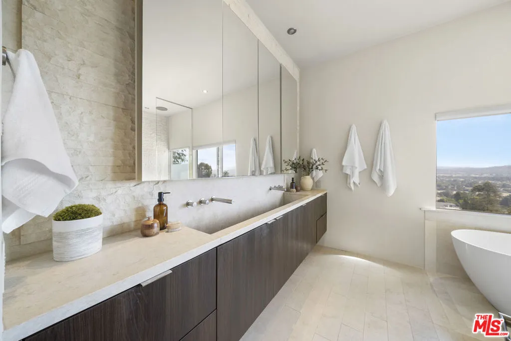 3625 Lowry Road, Los Angeles, California 90027 home-pic-16